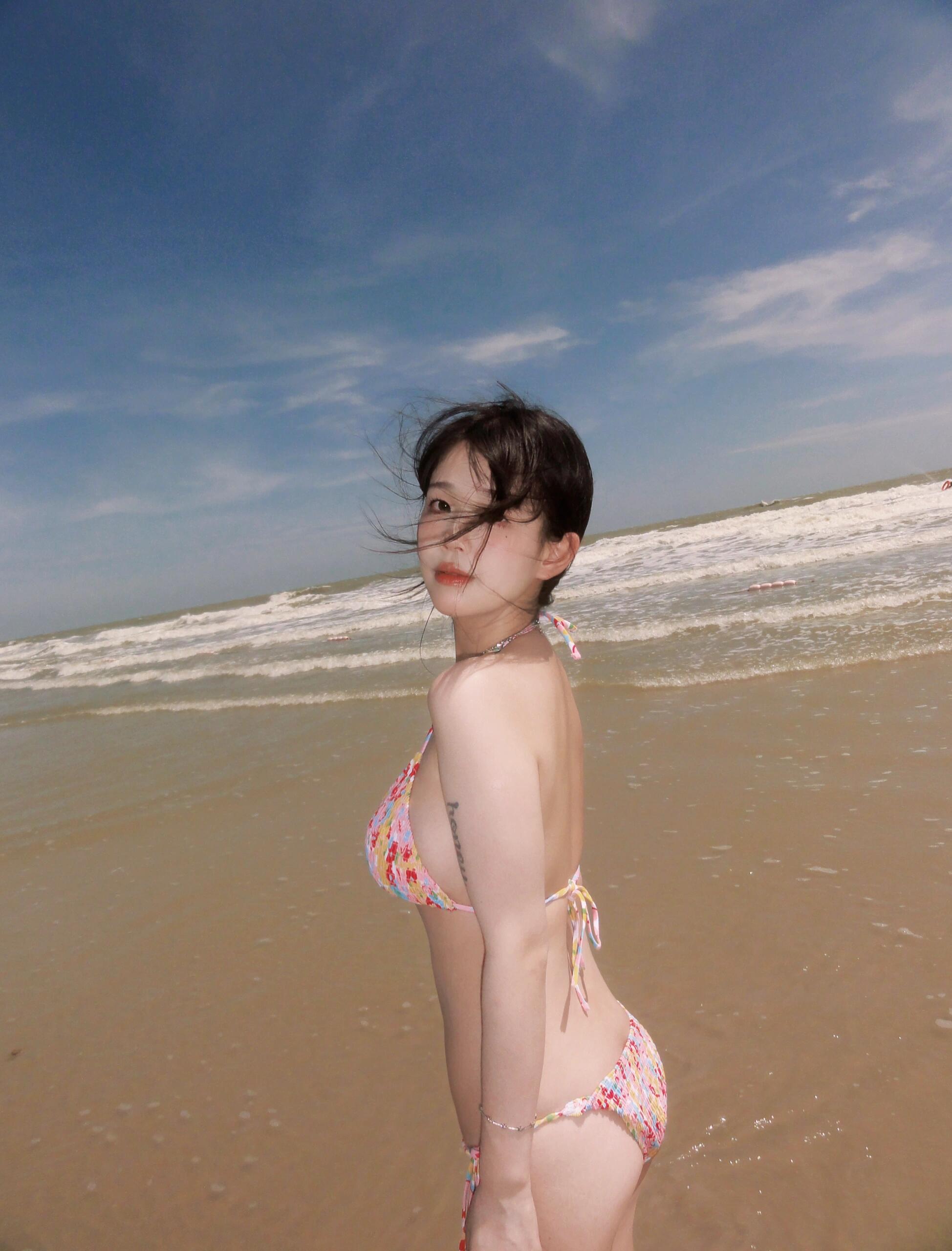 Hot Summer🌊 第 2 张参考图