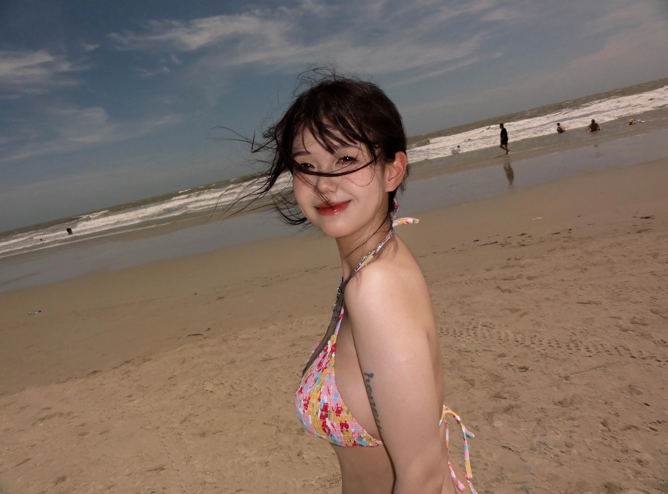 Hot Summer🌊 第 6 张参考图